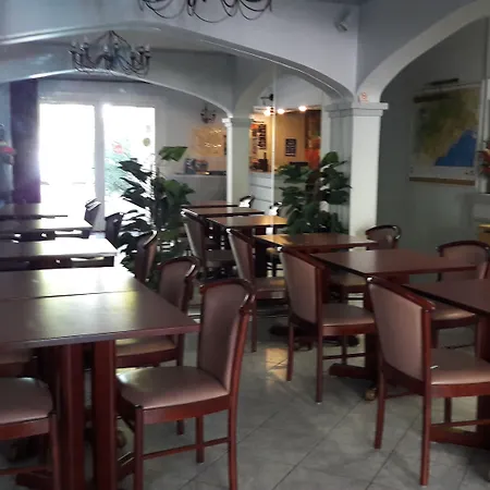 Les Troenes 2* Montpellier