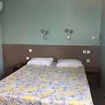 Les Troenes Hotel 2*
