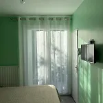 Hotel Les Troenes 2*