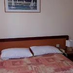 Hotel Les Troenes 2*