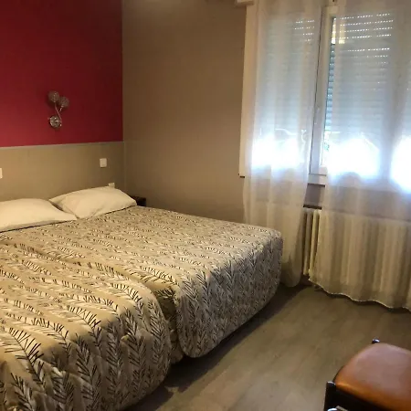 Hotell Les Troenes Montpellier