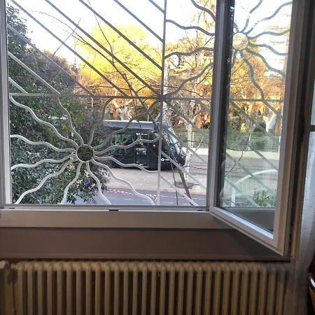 Hotell Les Troenes Montpellier