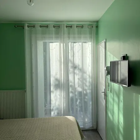 Hotel Les Troenes 2*