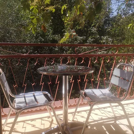 Hotel Les Troenes 2*