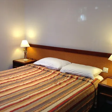 Hotel Les Troenes 2*