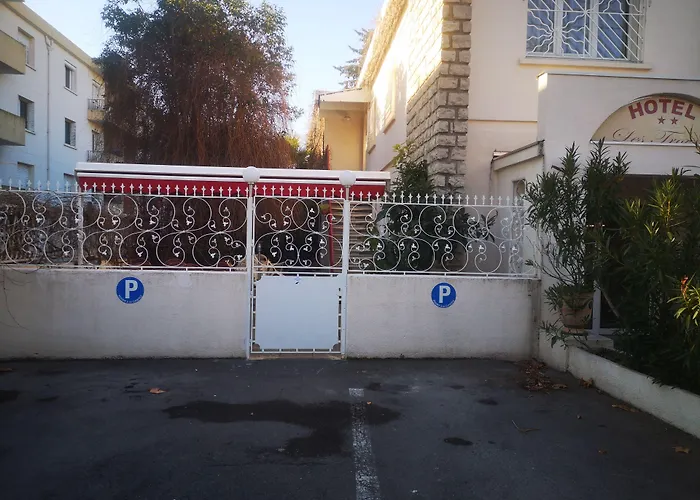 Les Troenes 2* Montpellier